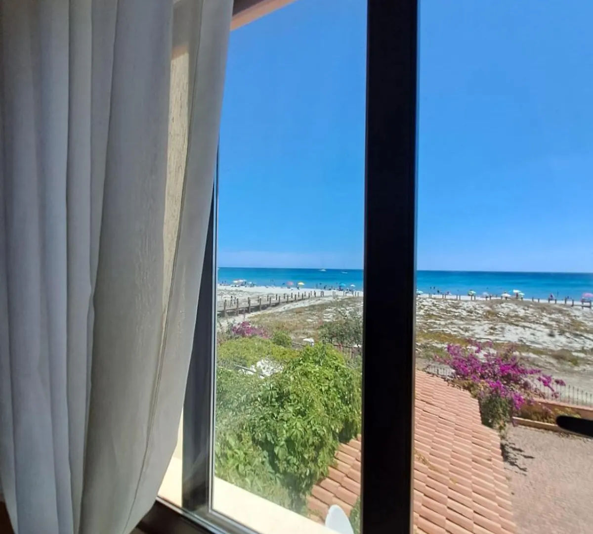 Sulla Spiaggia Ла-Калетта